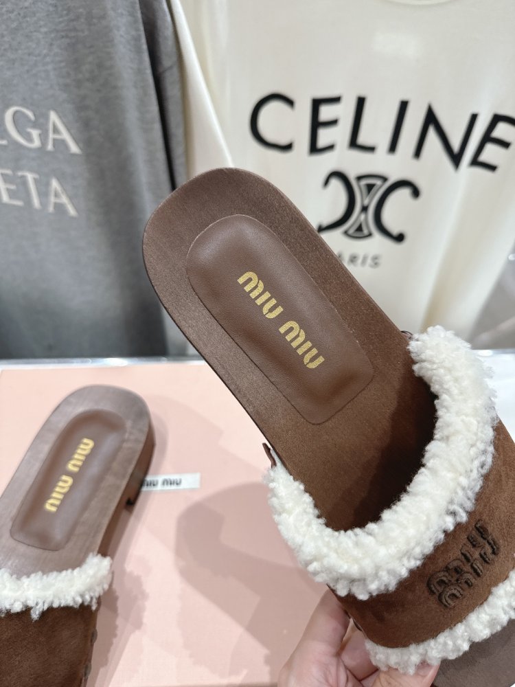 Шльопанці жіночі фото 7