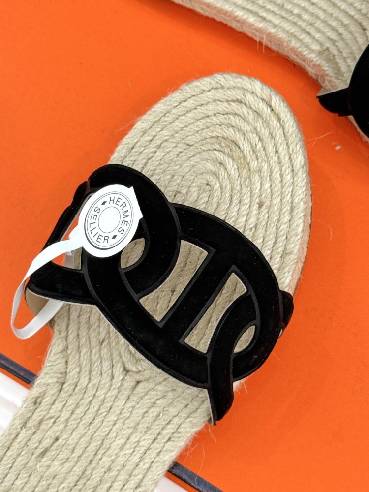 Шльопанці жіночі фото 7