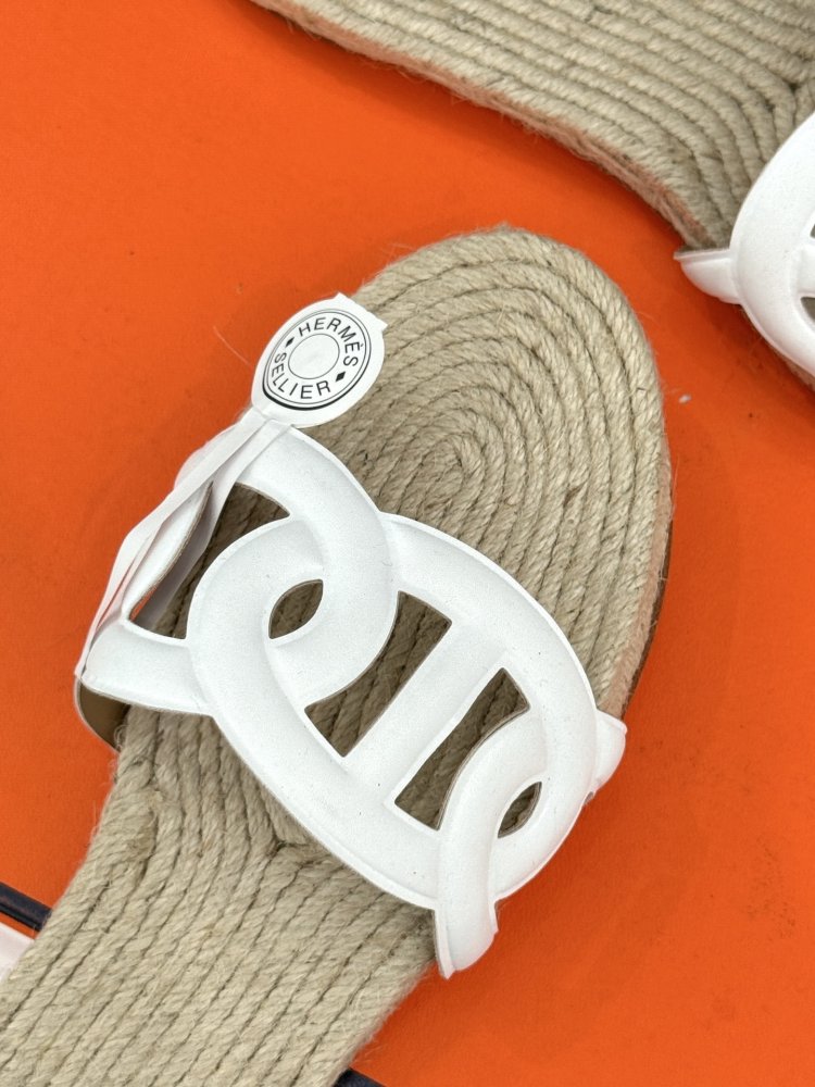 Шльопанці жіночі фото 7