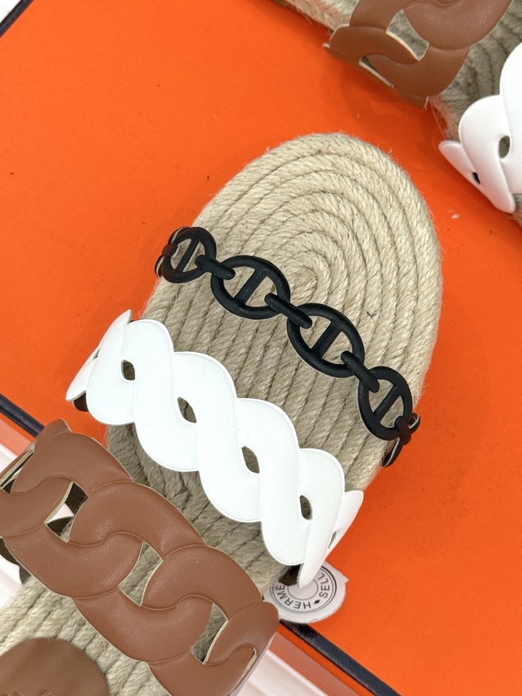 Шльопанці жіночі фото 7