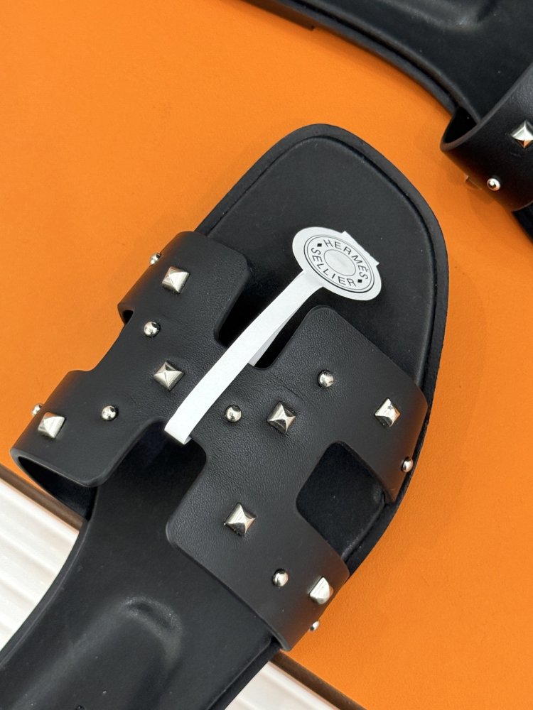 Шлепанцы женские фото 7