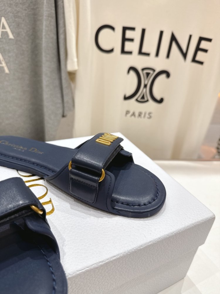 Шлепанцы женские фото 7