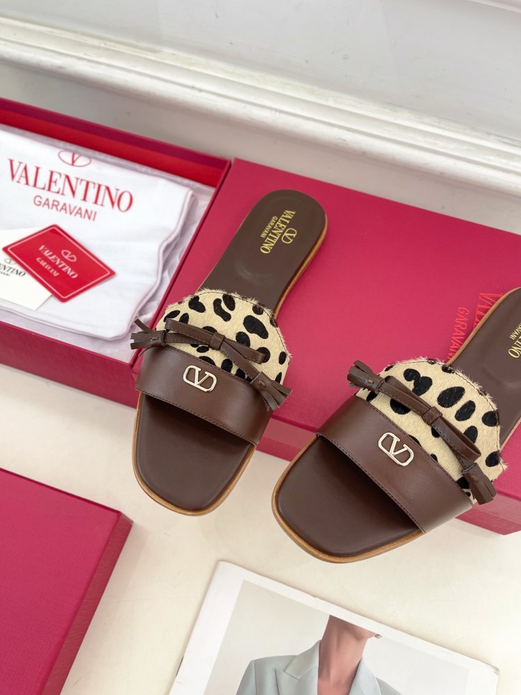 Шлепанцы женские фото 7