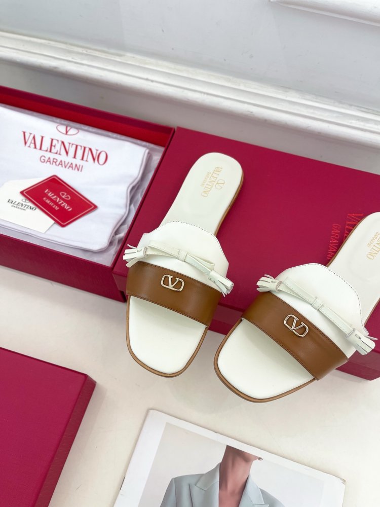 Шлепанцы женские фото 7