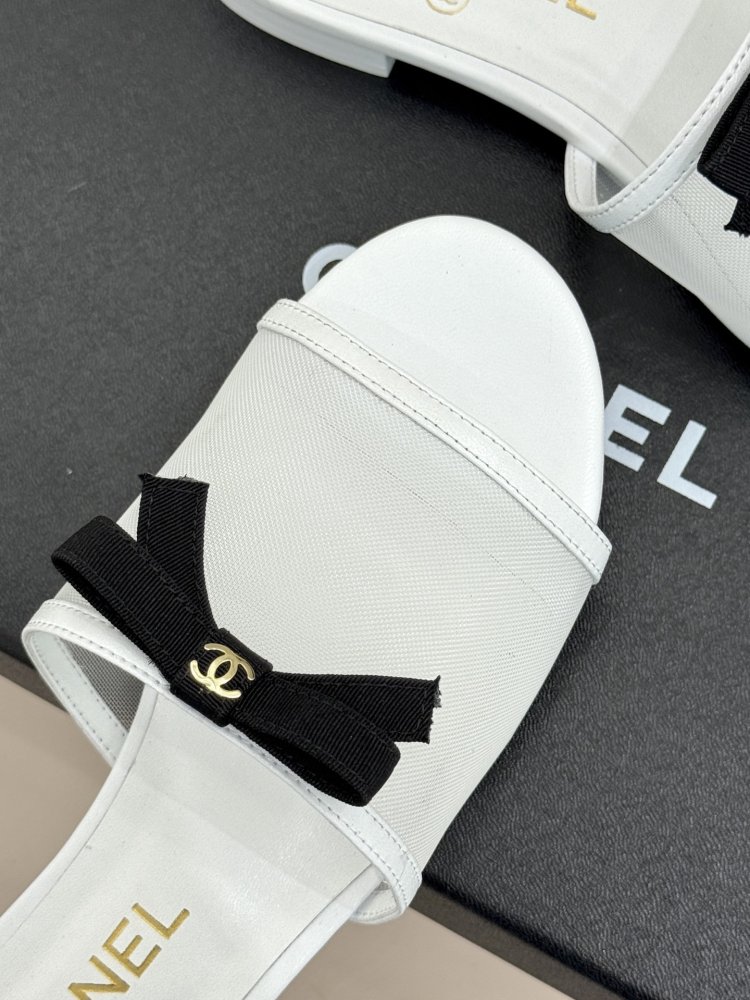 Шлепанцы женские фото 7