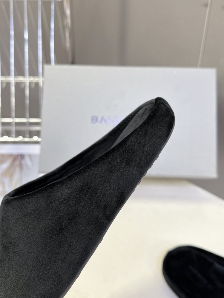 Шльопанці жіночі фото 7