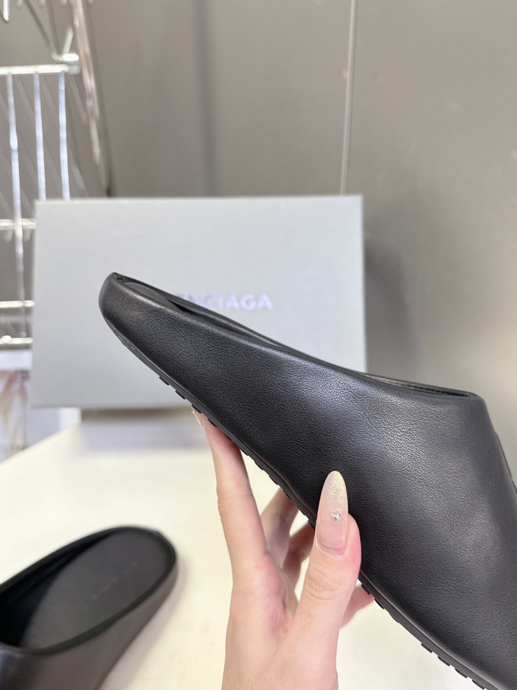 Шльопанці жіночі фото 7