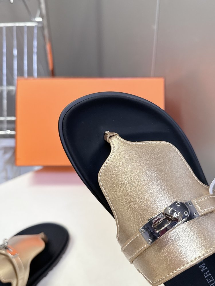 Шлепанцы женские фото 7