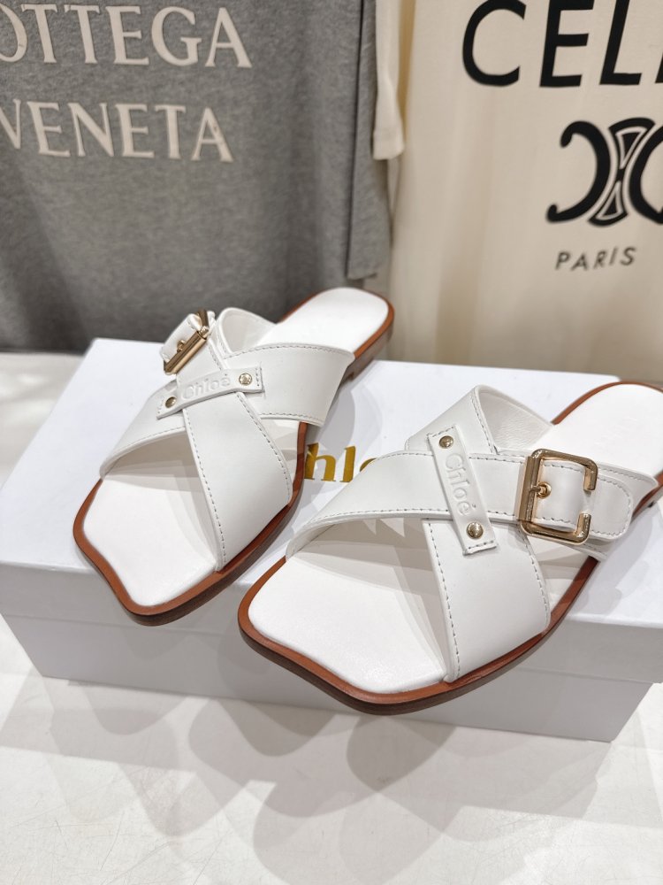 Шлепанцы женские фото 7