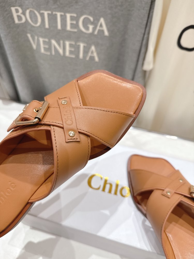 Шлепанцы женские фото 7