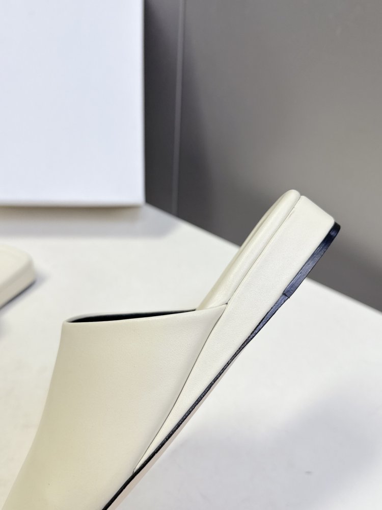 Шлепанцы женские фото 7