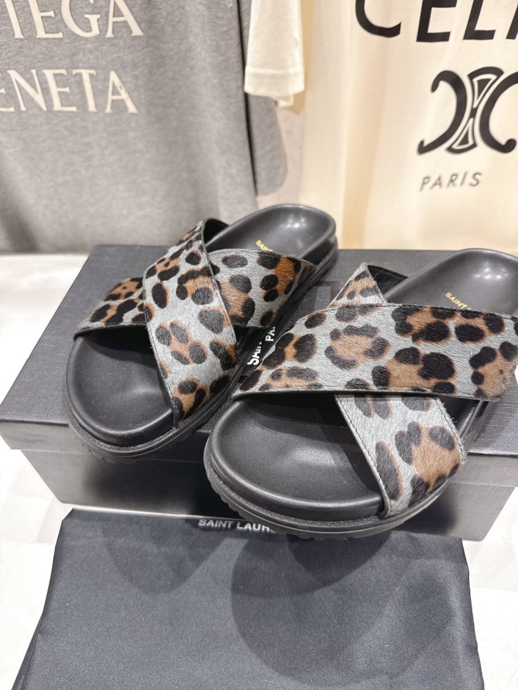 Шлепанцы женские фото 7