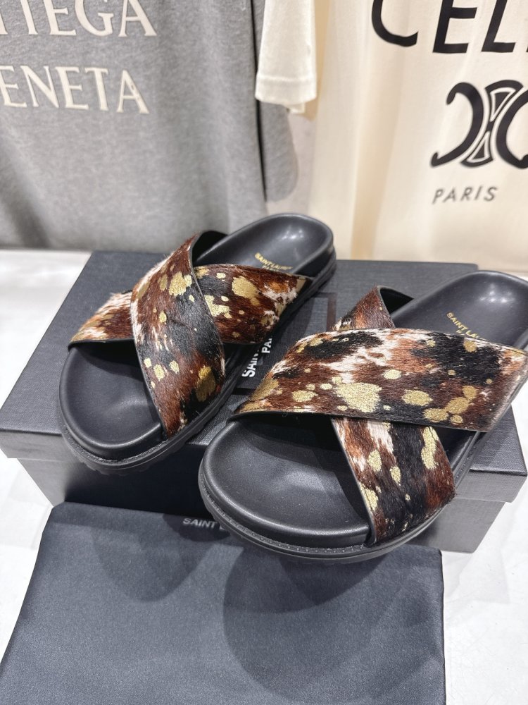 Шлепанцы женские фото 7