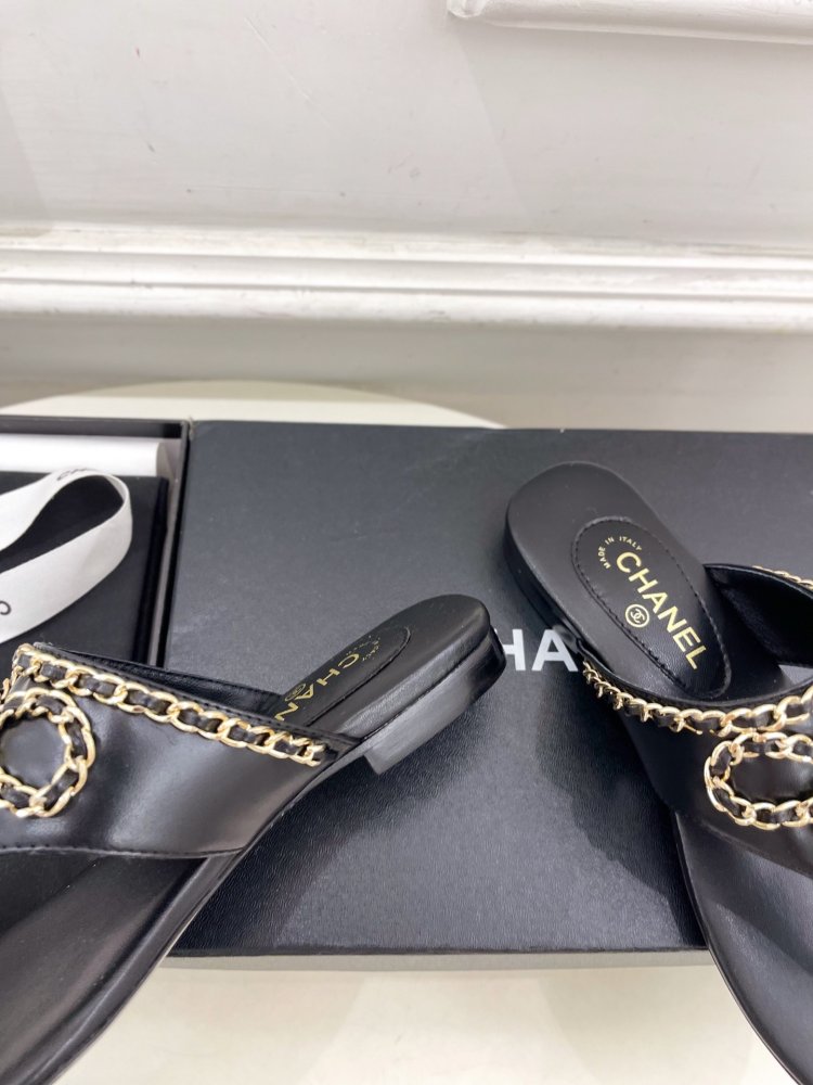 Шльопанці жіночі фото 8