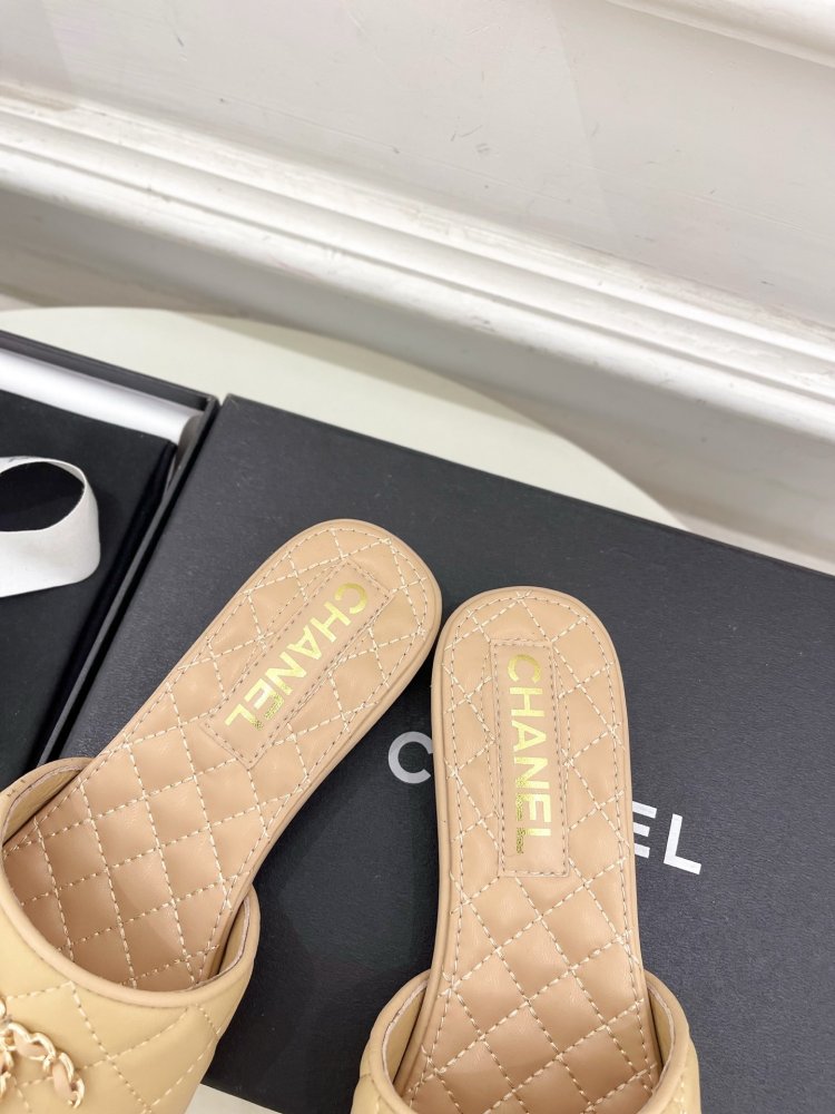 Шльопанці жіночі фото 8