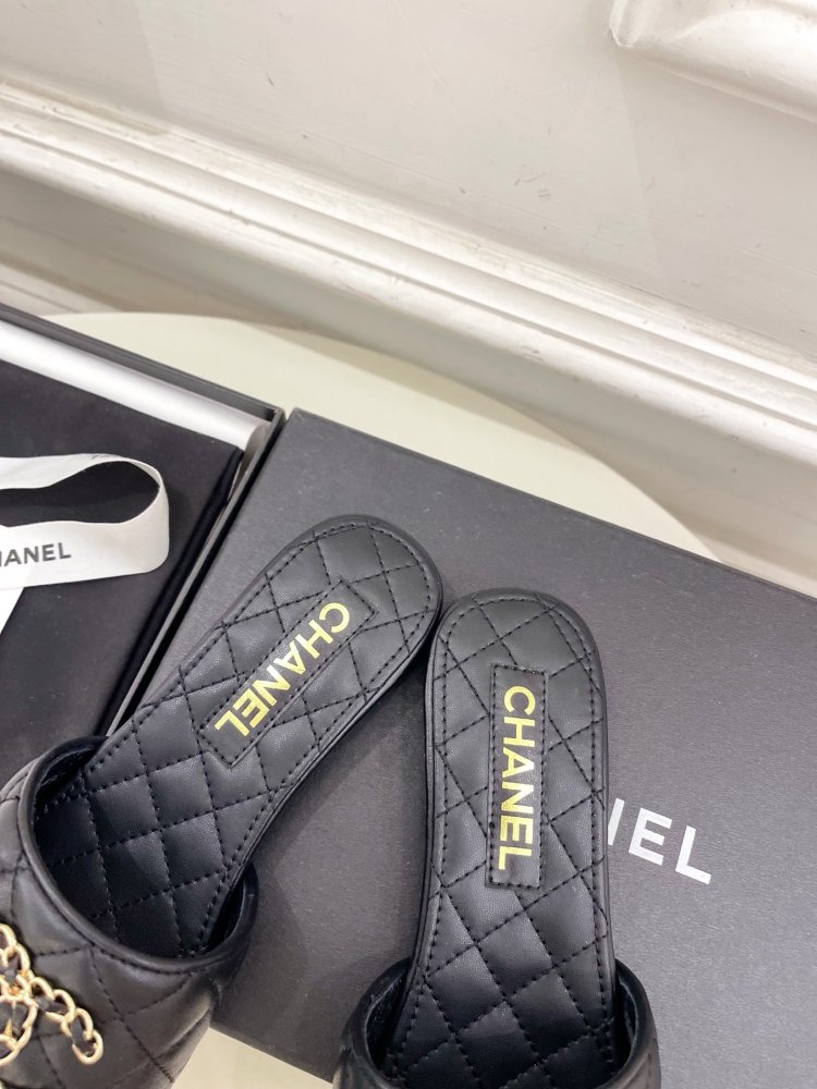 Шльопанці жіночі фото 8