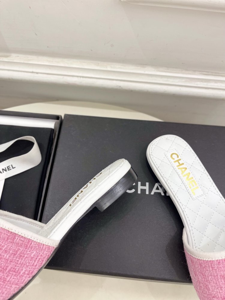 Шльопанці жіночі фото 8