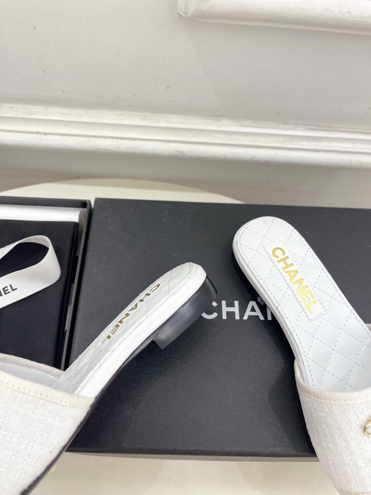 Шльопанці жіночі фото 8