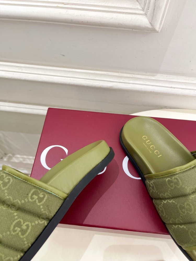 Шльопанці жіночі фото 8