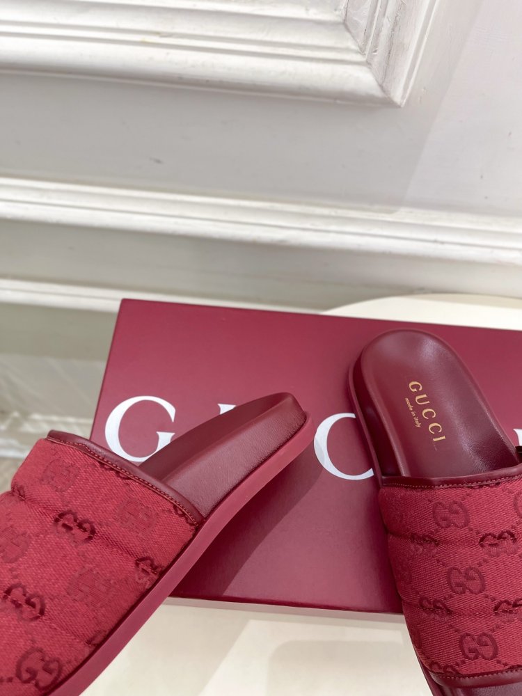 Шльопанці жіночі фото 8