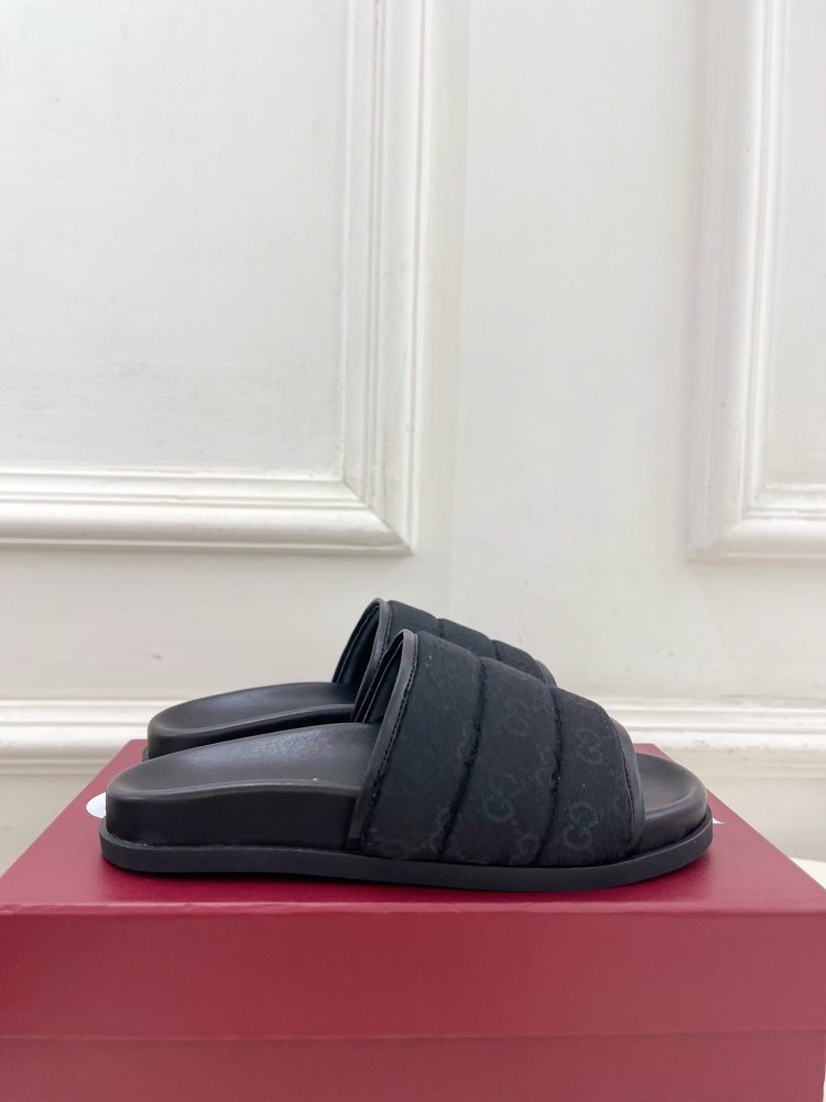 Шльопанці жіночі фото 8