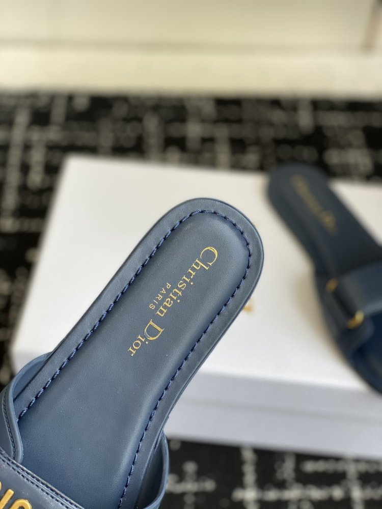 Шлепанцы женские фото 8