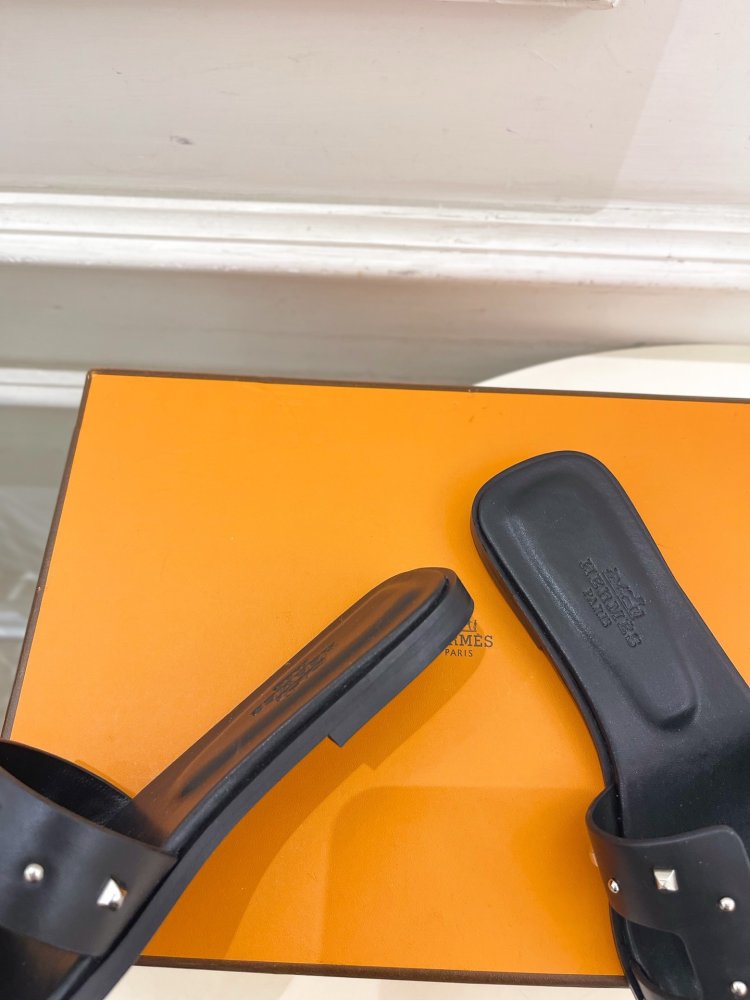 Шлепанцы женские фото 8