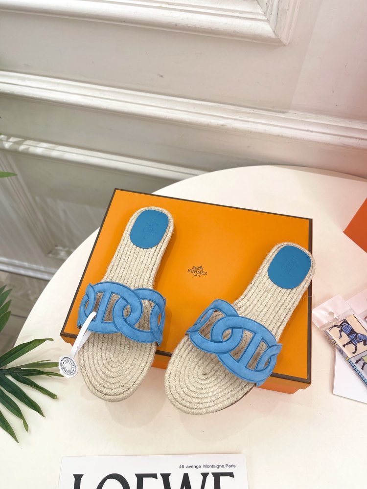 Шлепанцы женские фото 8