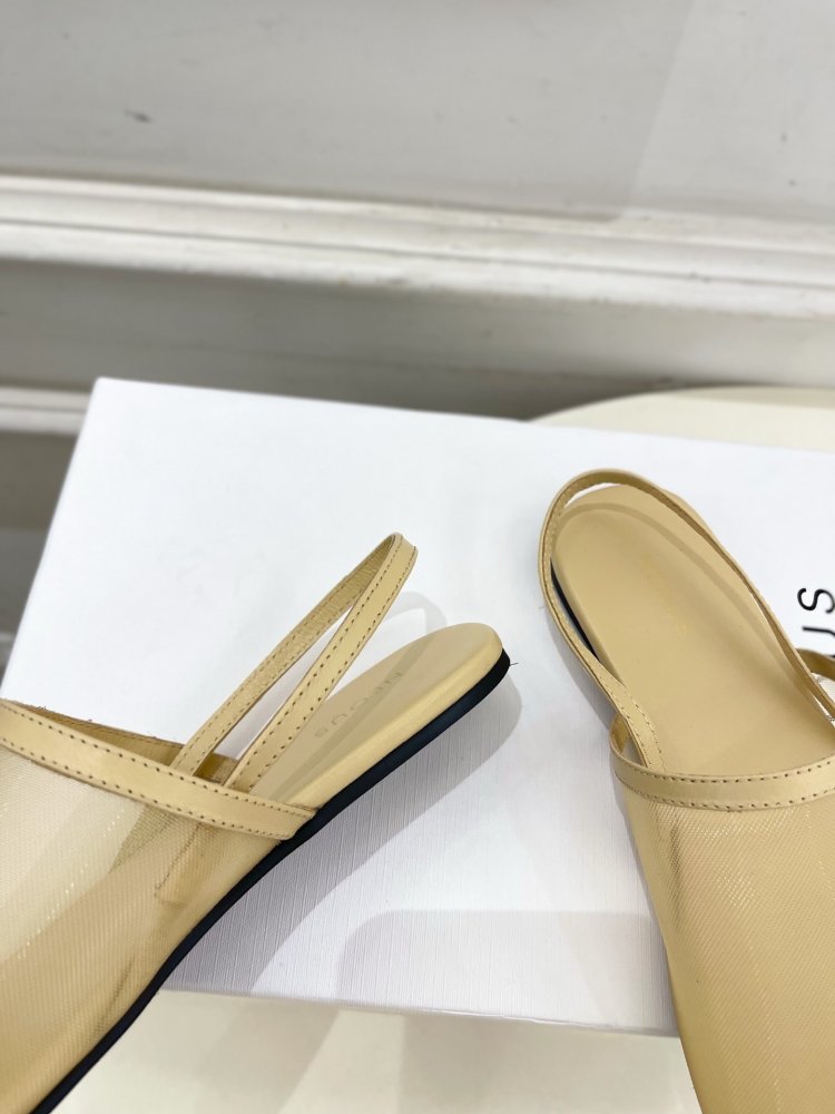 Шлепанцы женские фото 8