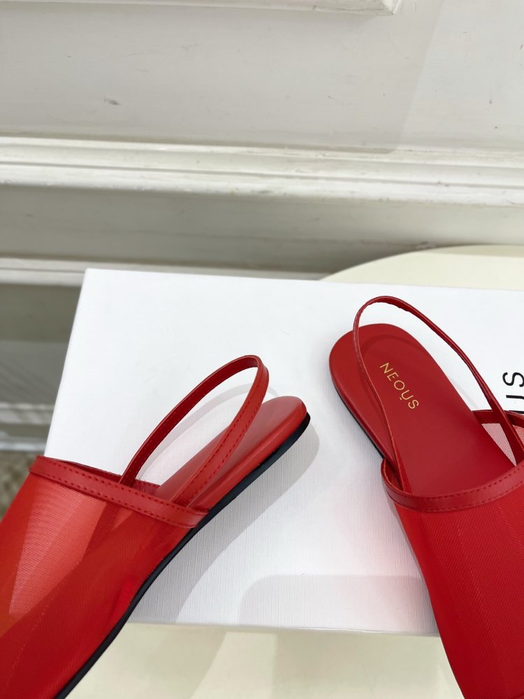 Шльопанці жіночі фото 8