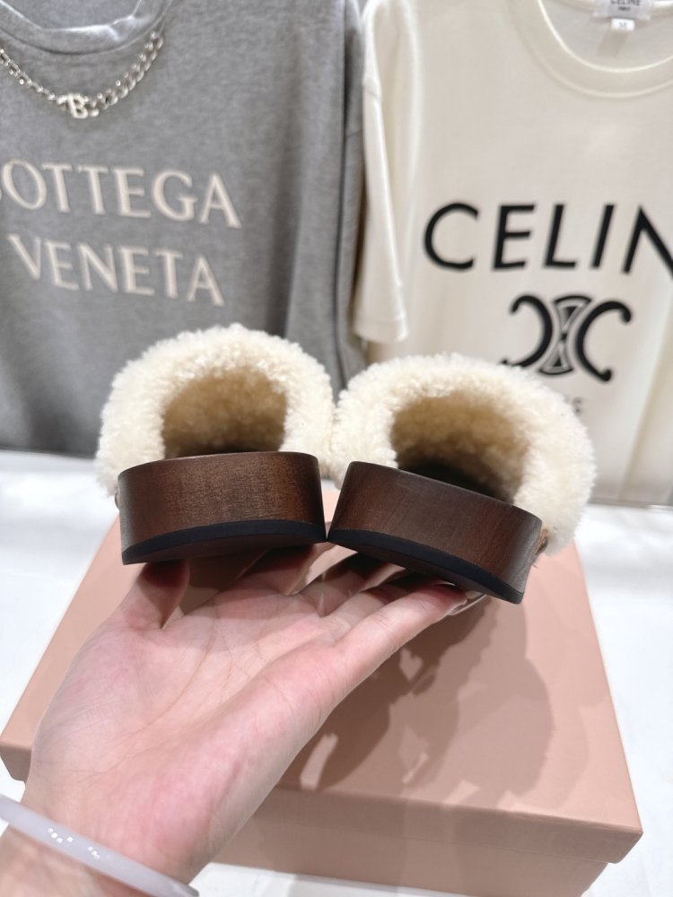 Шльопанці жіночі фото 8