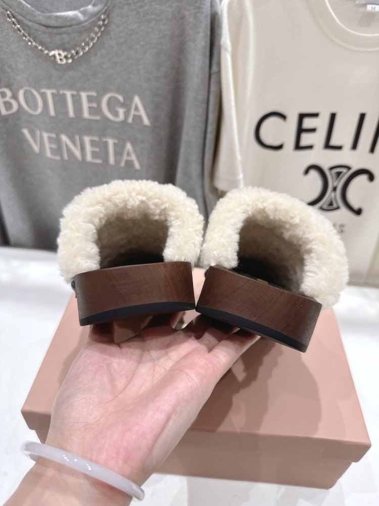 Шльопанці жіночі фото 8