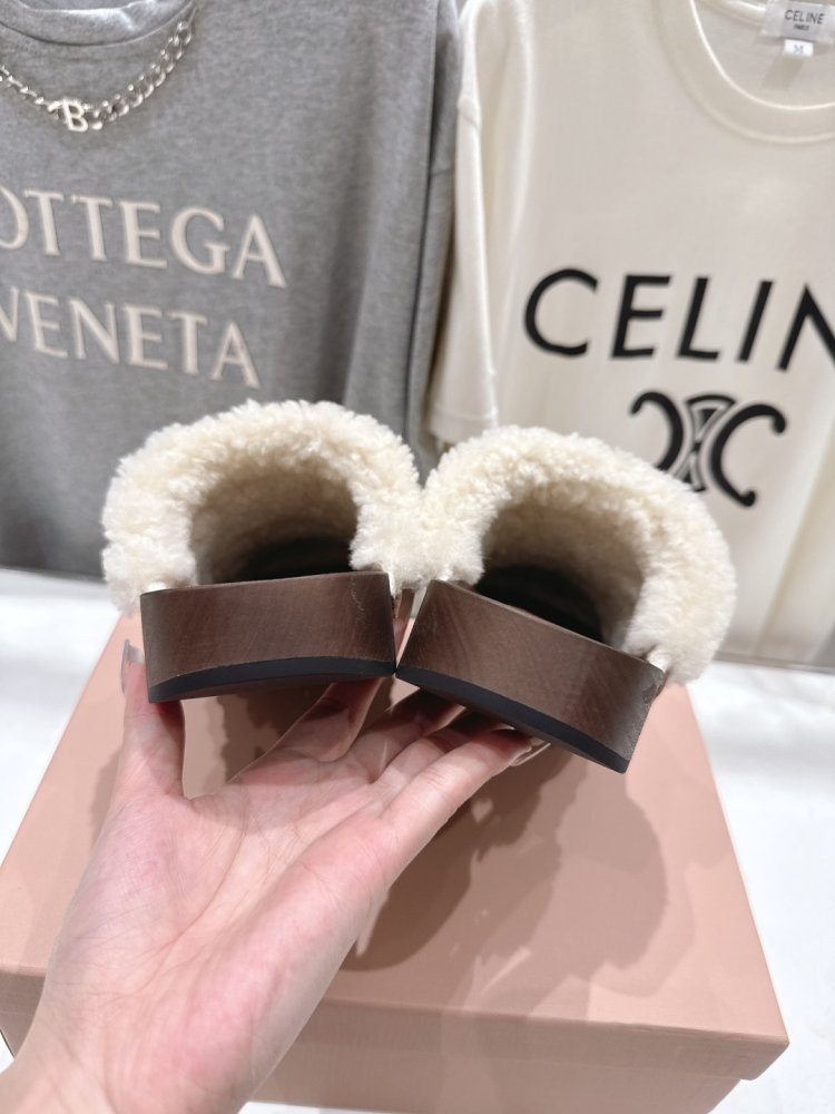 Шльопанці жіночі фото 8