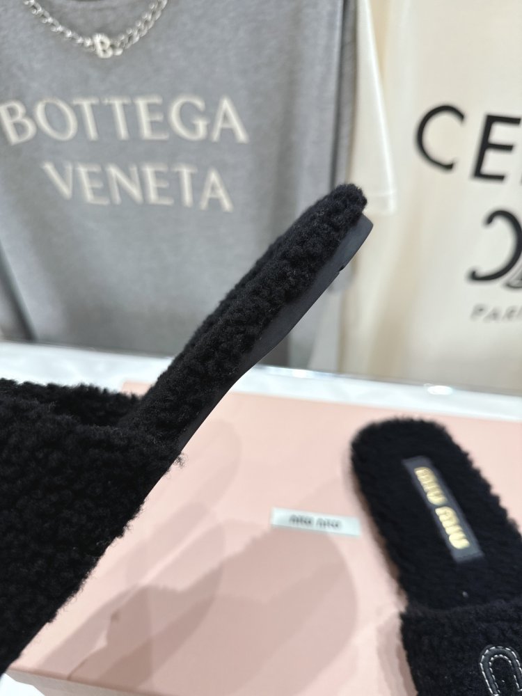 Шльопанці жіночі фото 8