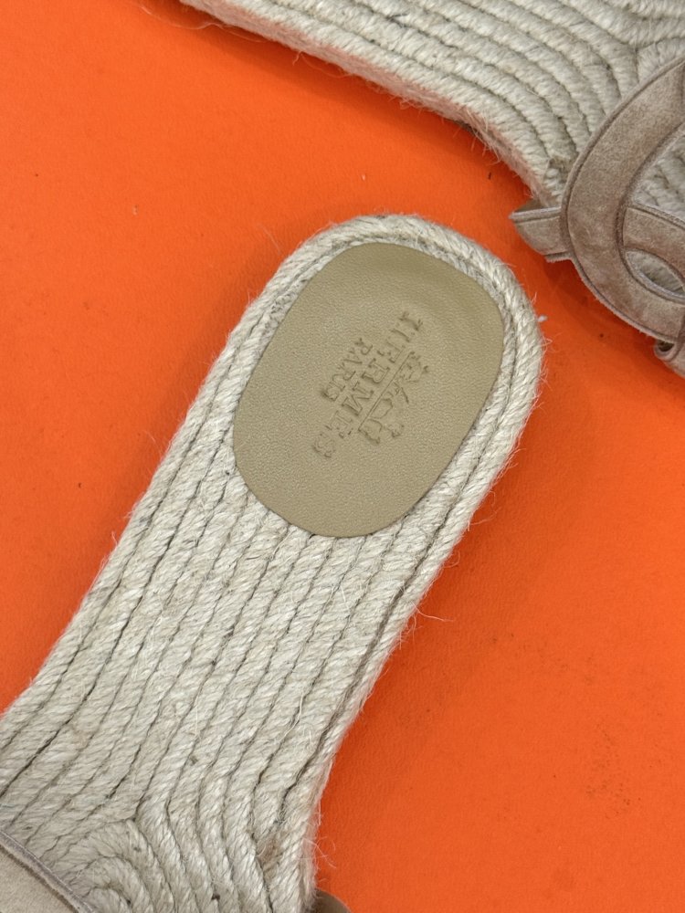 Шльопанці жіночі фото 8