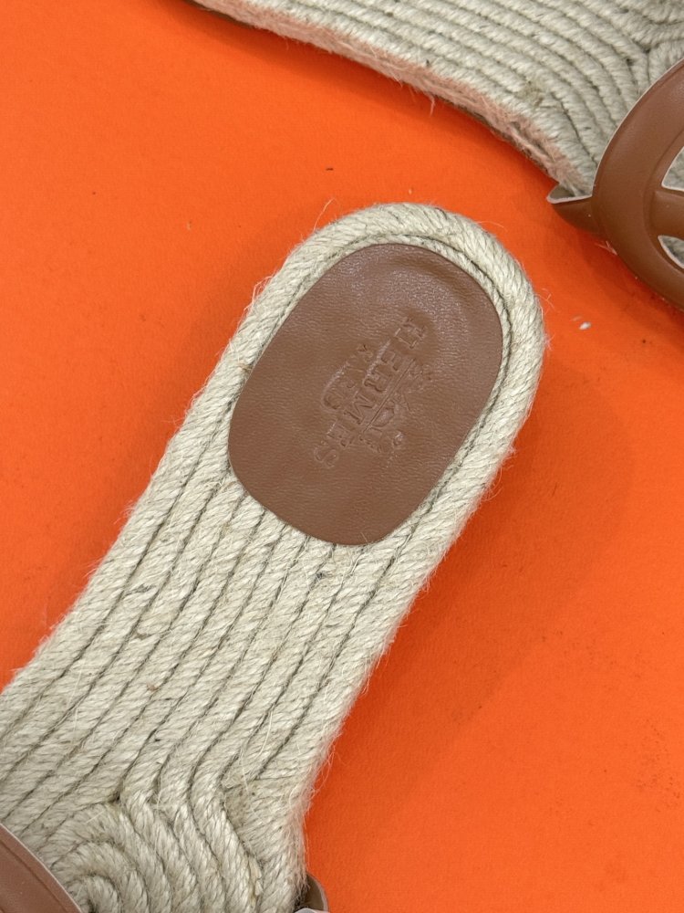 Шльопанці жіночі фото 8