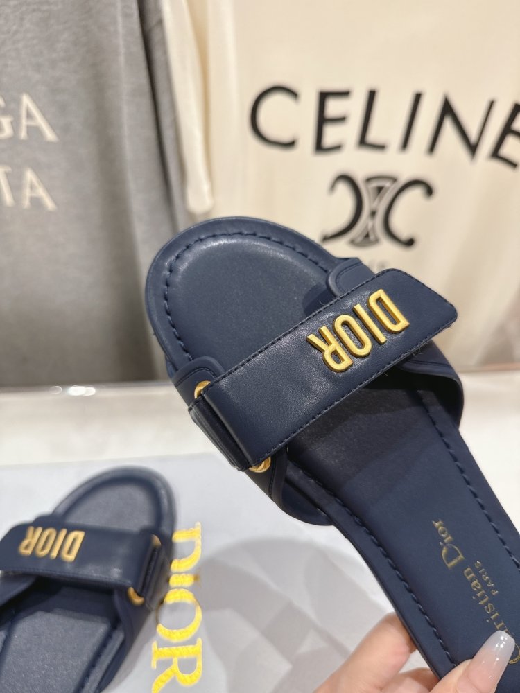 Шлепанцы женские фото 8