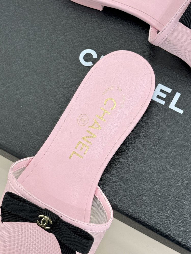 Шлепанцы женские фото 8