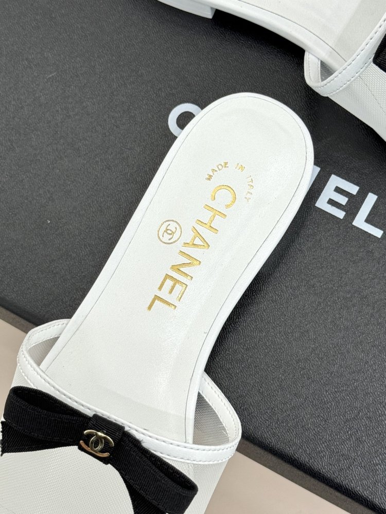 Шлепанцы женские фото 8