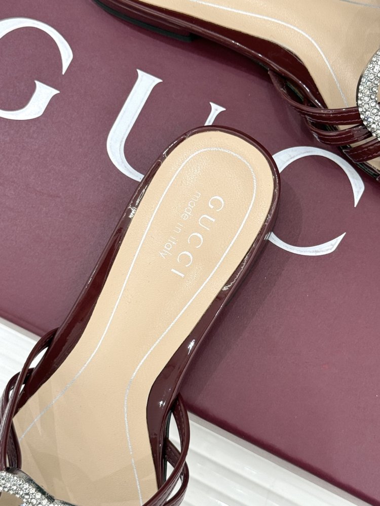 Шльопанці жіночі фото 8