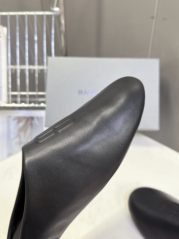 Шльопанці жіночі фото 8