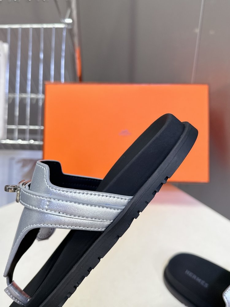 Шлепанцы женские фото 8