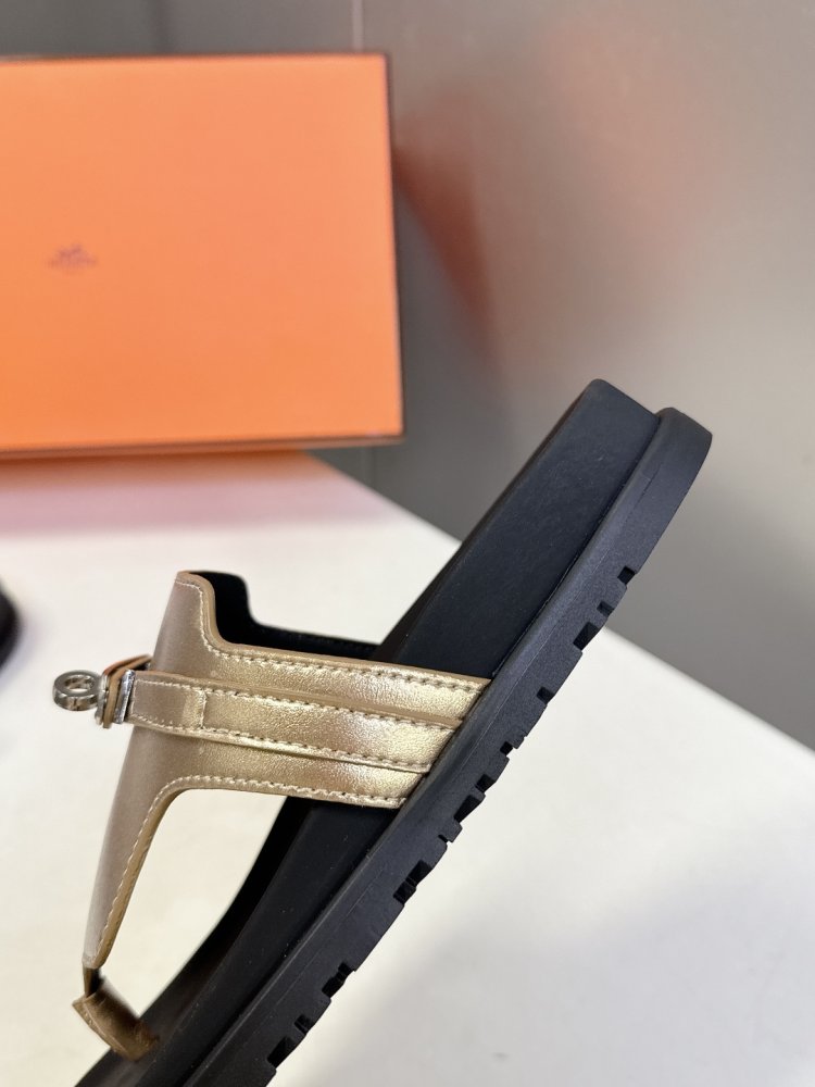 Шлепанцы женские фото 8