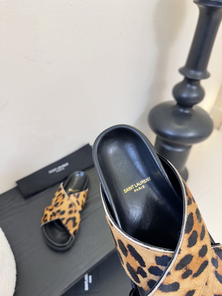 Шлепанцы женские фото 8