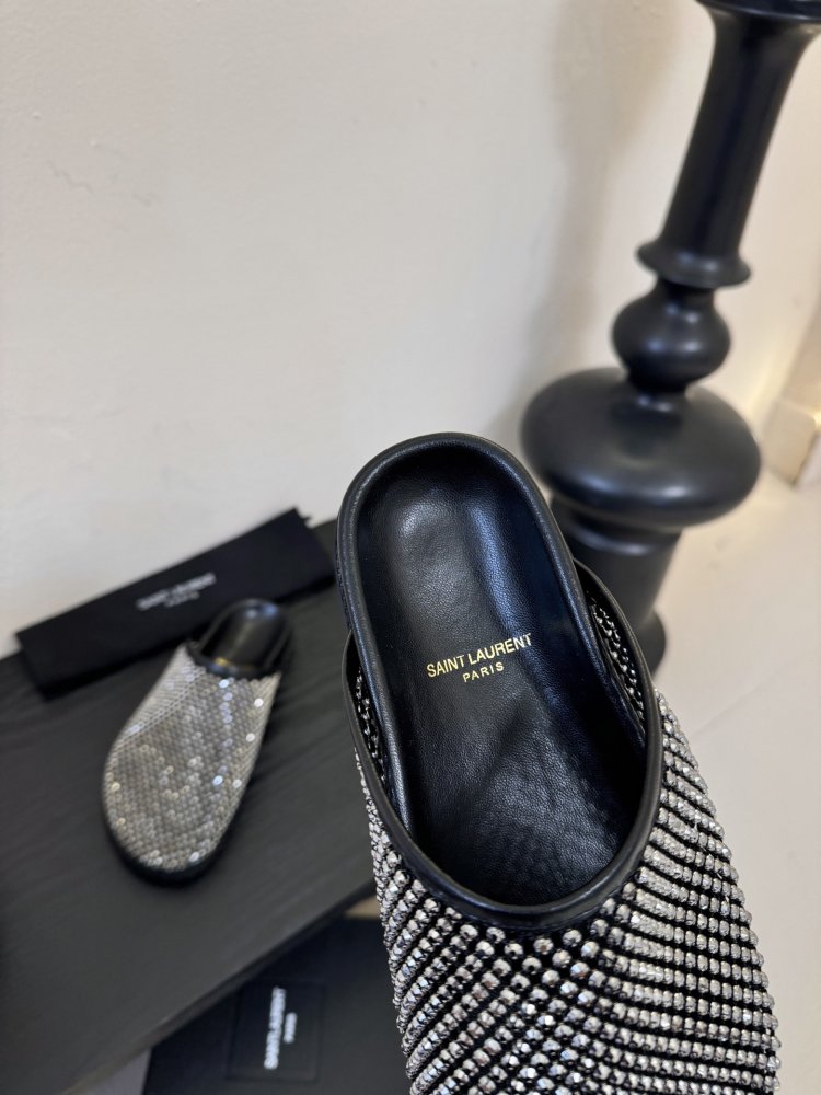 Шлепанцы женские фото 8