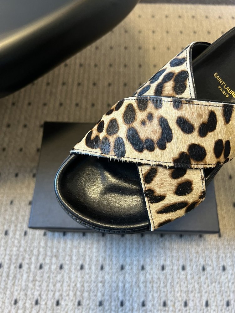 Шлепанцы женские фото 8