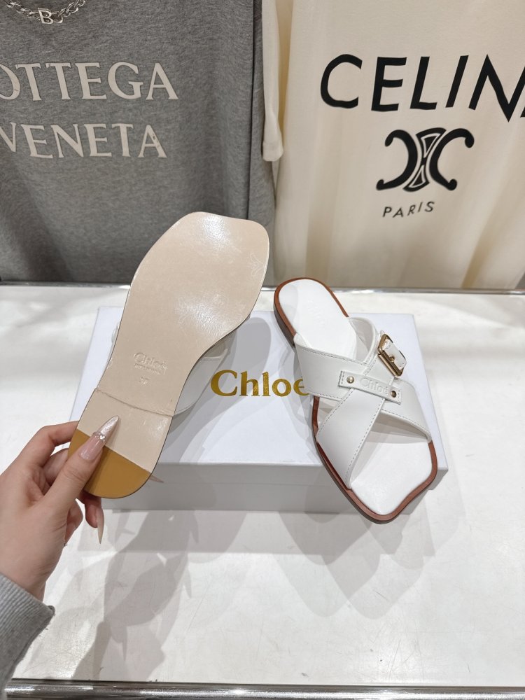 Шлепанцы женские фото 8