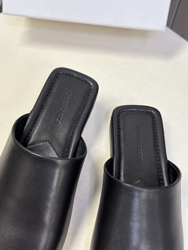 Шлепанцы женские фото 8