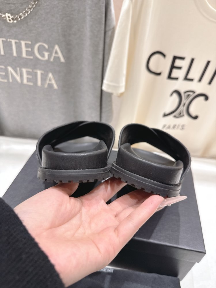 Шлепанцы женские фото 8