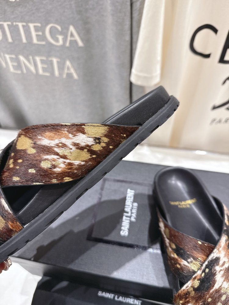 Шлепанцы женские фото 8